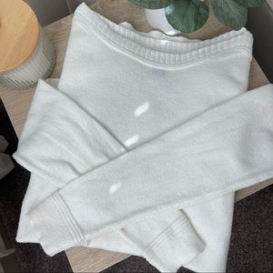 OLD NAVY WHITE SWEATER
